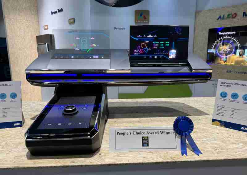 云顶国际8588yd车用Micro LED Display HMI解决方案获”最佳车用显示奖”，，，，以用户为中心开发，，，，针对前座驾驶与乘客设计兼具娱乐与安全的高画质屏幕，，，包含车舱前座的Micro LED透明屏幕及全球首款内建镜头的智慧Micro LED显示器