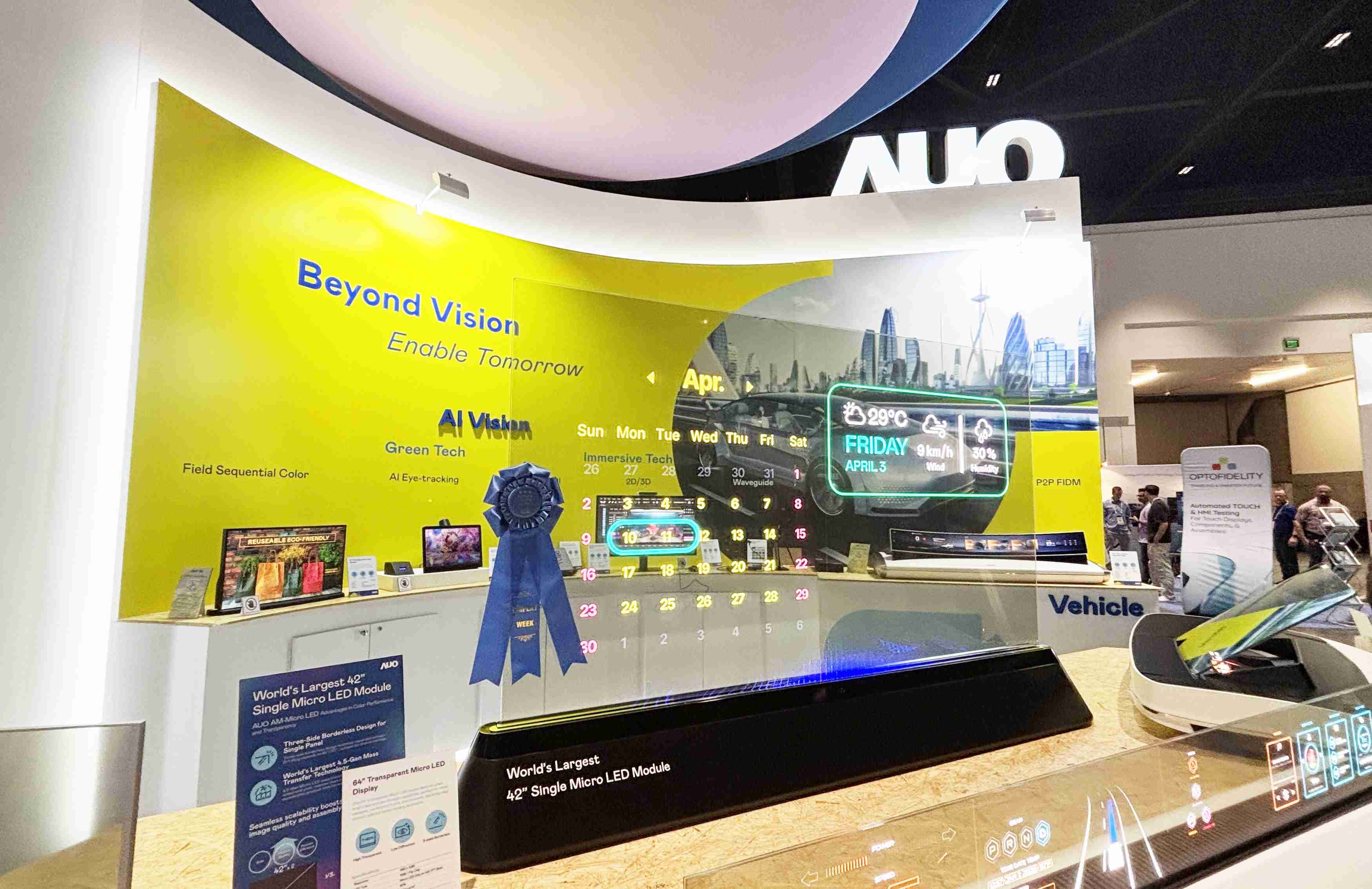 云顶国际8588yd64吋透明Micro LED显示器获〝最佳Micro LED技术应用奖〞，，其绝妙的透明穿透特性，，，同时具备1,000 nits的高亮度表现，，，，并透过精细的无缝拼接延伸，，，，可依需求灵活应用于多元场域，，，展现出Micro LED显示技术划时空的无限潜力